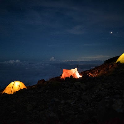 テント場の夜の写真