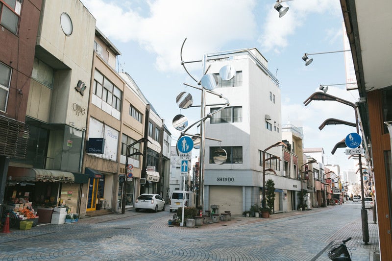 朝で人がいない前橋商店街の写真