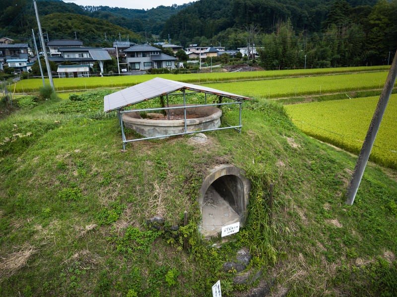 空襲時に敵機の音を報告していた旧陸軍の防空監視哨の写真