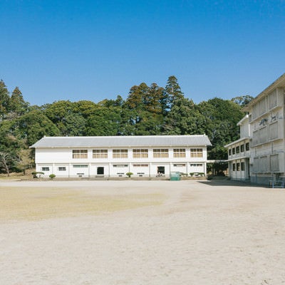 飫肥城小学校体育館の写真