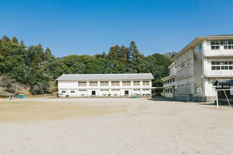 飫肥城小学校体育館の写真