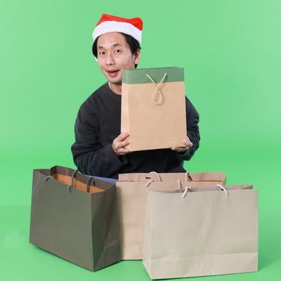 クリスマスプレゼント独り占め男子の写真