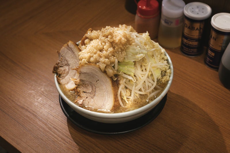 インスパイア系の大ラーメン全部マシの写真