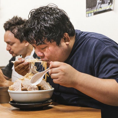 大ラーメンの完食は己との闘いの写真