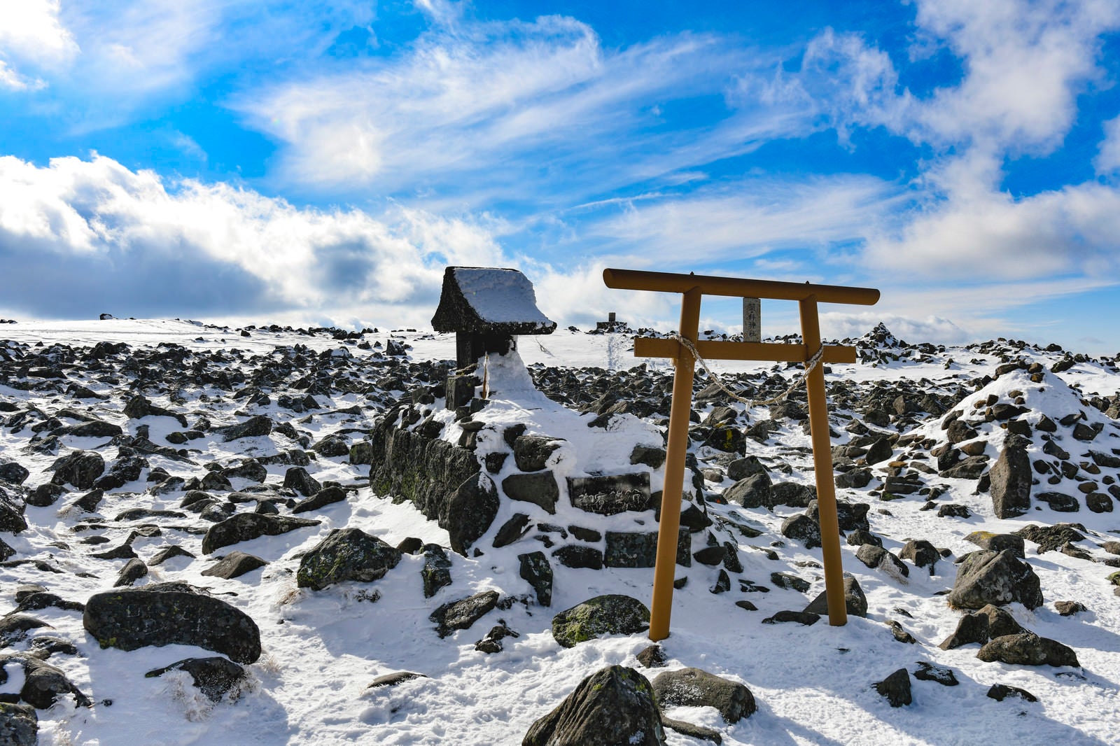 「蓼科山山頂の社」の写真