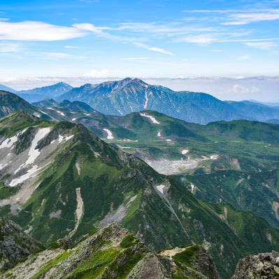 立山室堂へと続く道の景色（剱岳）の写真