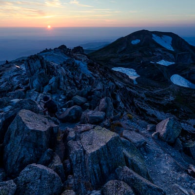 日没寸前の御前峰の景色（白山）の写真