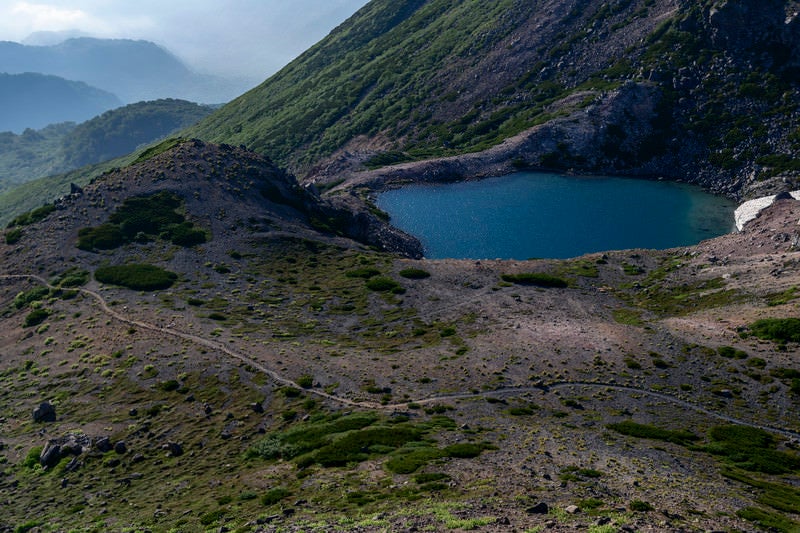 翠ヶ池脇の登山道（白山）の写真