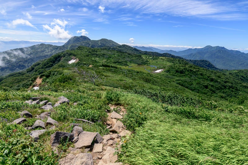 火打山稜線から見える妙高山（みょうこうさん）の写真