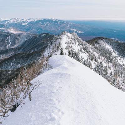 四阿山山頂のナイフリッジの写真