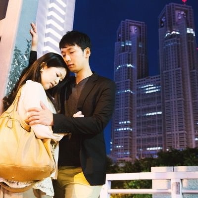 「今夜は帰りたくない…」と猫をかぶる女性の写真