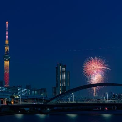 水神大橋と隅田川花火大会の第一会場の写真