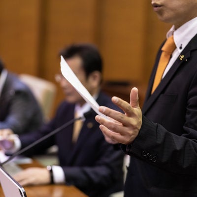 街づくりに奮闘する市議会議員の3人の写真