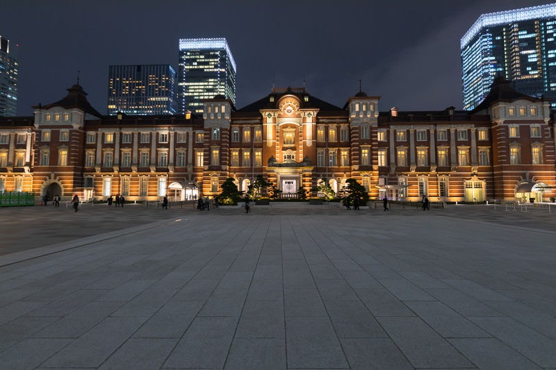 東京駅の夜景の写真