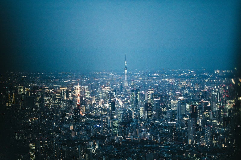 東京タワーとスカイツリーを見下ろすの写真