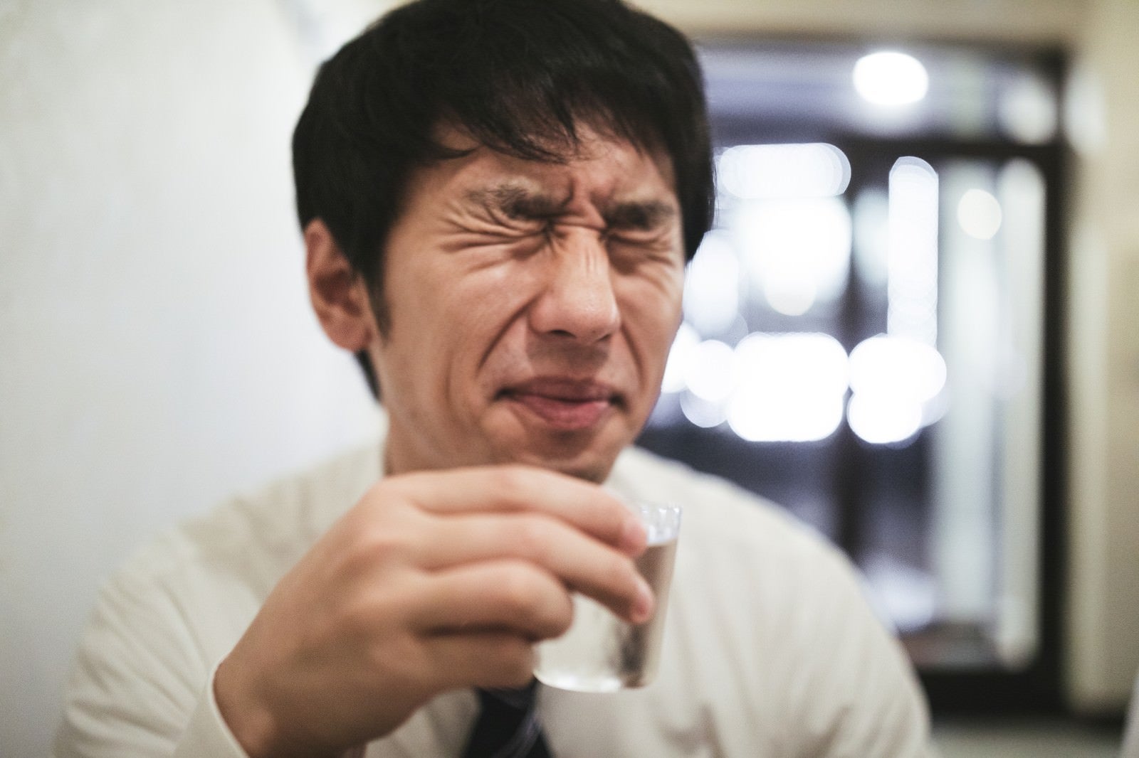 「くぅ〜！（大吟醸うまい）」の写真［モデル：大川竜弥］