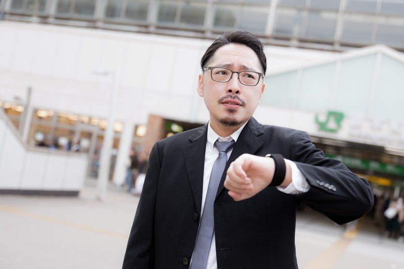 時間通り駅に着いたが誰もいないの写真