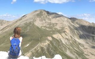 female trail runner