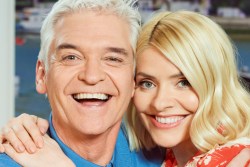 'This Morning' Anchors Phillip Schofield, Holly Willoughby Address Queen 'Queue Jumping' Accusations