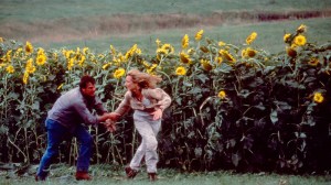 TWISTER, from left: Bill Paxton, Helen Hunt, 1996. ph: © Warner Bros. / Courtesy Everett Collection