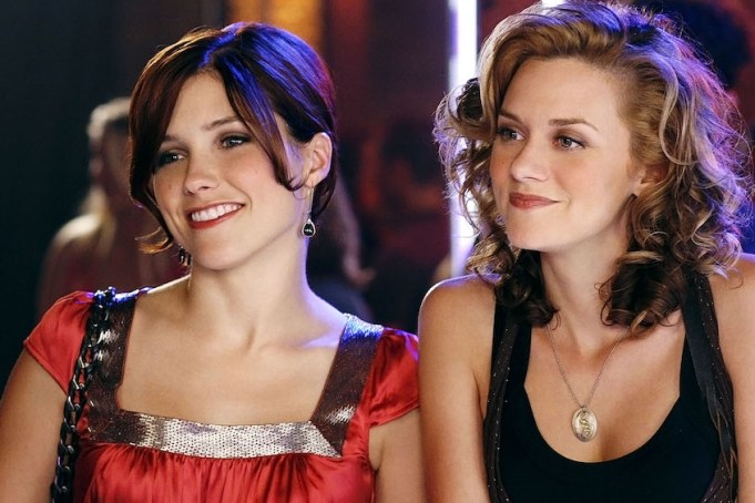 ONE TREE HILL, Sophia Bush, Hilarie Burton, '4 Years, 6 Months, 2 Days', (Season 5, January 8, 2008), 2003-,.  © CW / courtesy everett collection