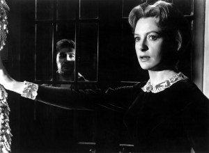 THE INNOCENTS, Peter Wyngarde, Deborah Kerr, 1961. TM and Copyright © 20th Century Fox Film Corp. All rights reserved. Courtesy: Everett Collection.