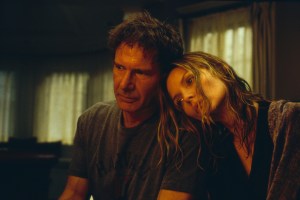 WHAT LIES BENEATH, Harrison Ford, Michelle Pfeiffer, 2000.