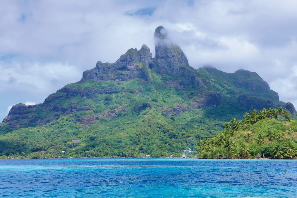 French Polynesia the land and the water