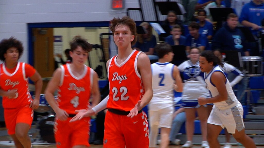 Heath Defeats Zanesville In Boys Hoops