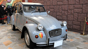 ジブリパークに展示された、宮崎駿監督の愛車「シトロエン2CV」=2025年1月29日午前9時13分、愛知県長久手市、松島研人撮影