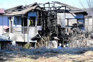 住宅が燃えた現場付近=2025年1月10日、宇都宮市駒生町、津布楽洋一撮影