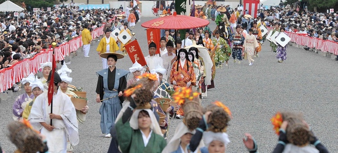 京都御所を出発する時代祭の行列＝2011年10月23日午後