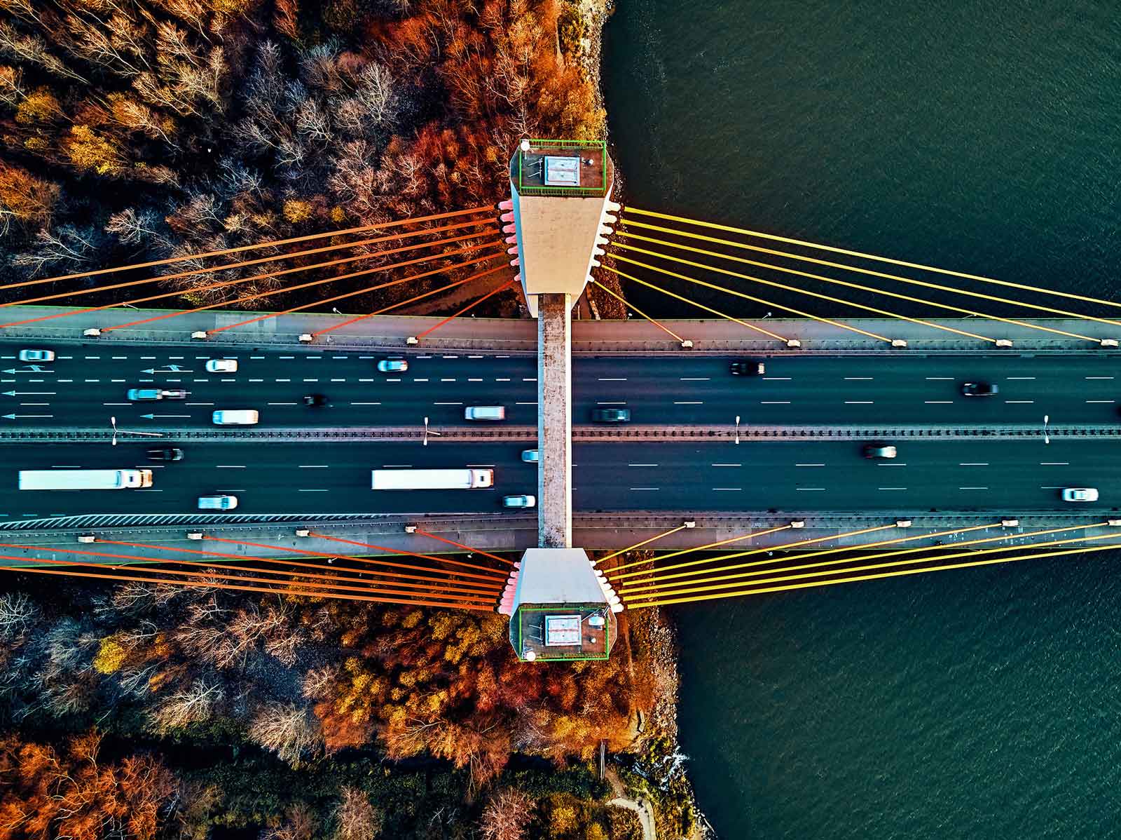 vista aérea de uma ponte sobre um rio