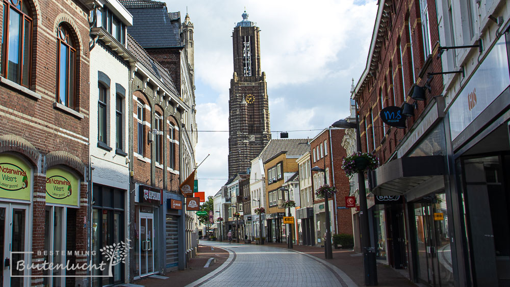 De stadswandeling langs monumenten gaat ook langs de Sint Martinuskerk