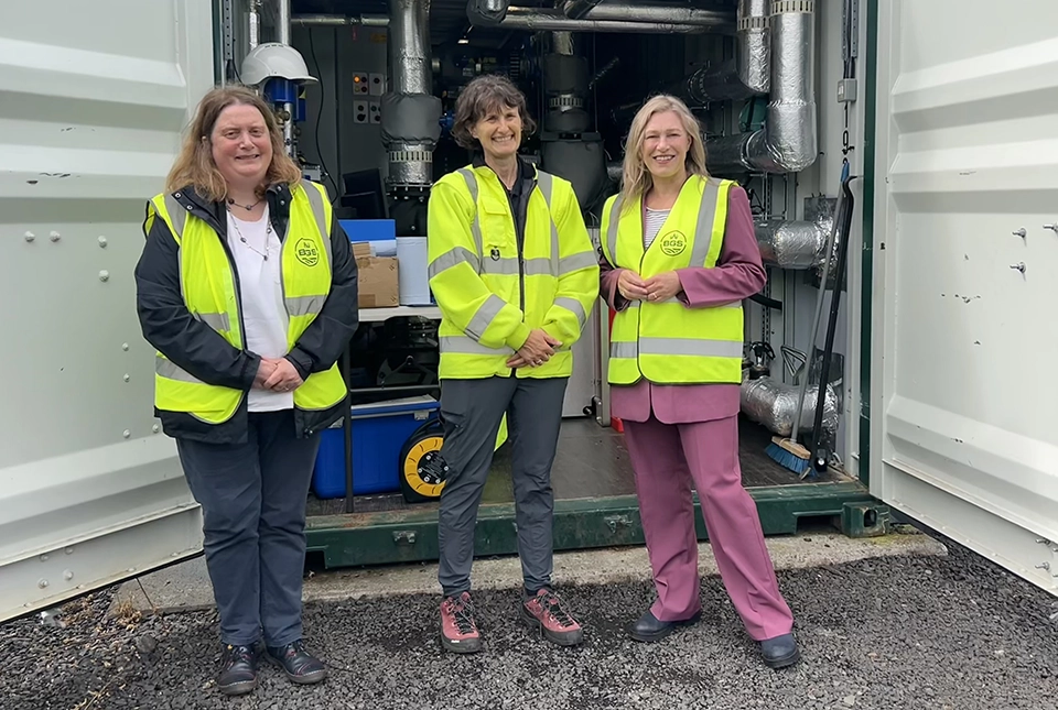 Ms Gillian Martin MSP (right) with Dr Alison Monaghan and Vanessa Starcher of BGS with at the Glasgow Observatory. BGS © UKRI