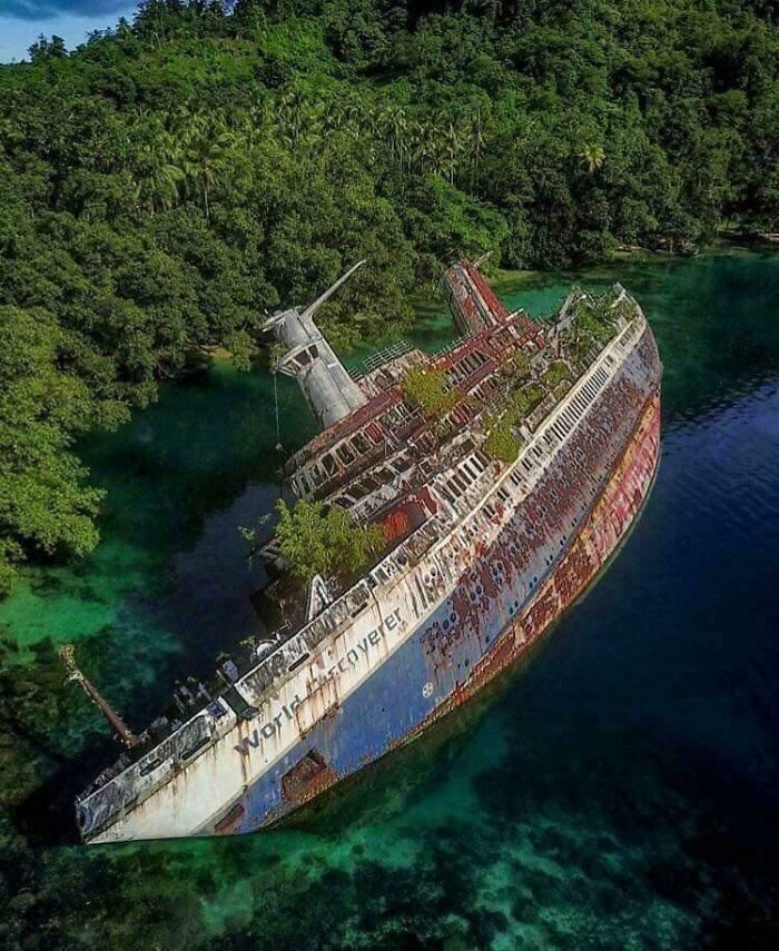 Ms World Discoverer A German Expedition Cruise Ship Sank In Solomon Islands