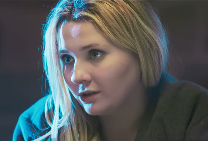 Abigail Breslin on a scene from movie 'Classified.