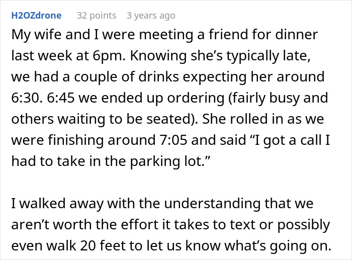 Text screenshot about a friend being late to a dinner meeting.