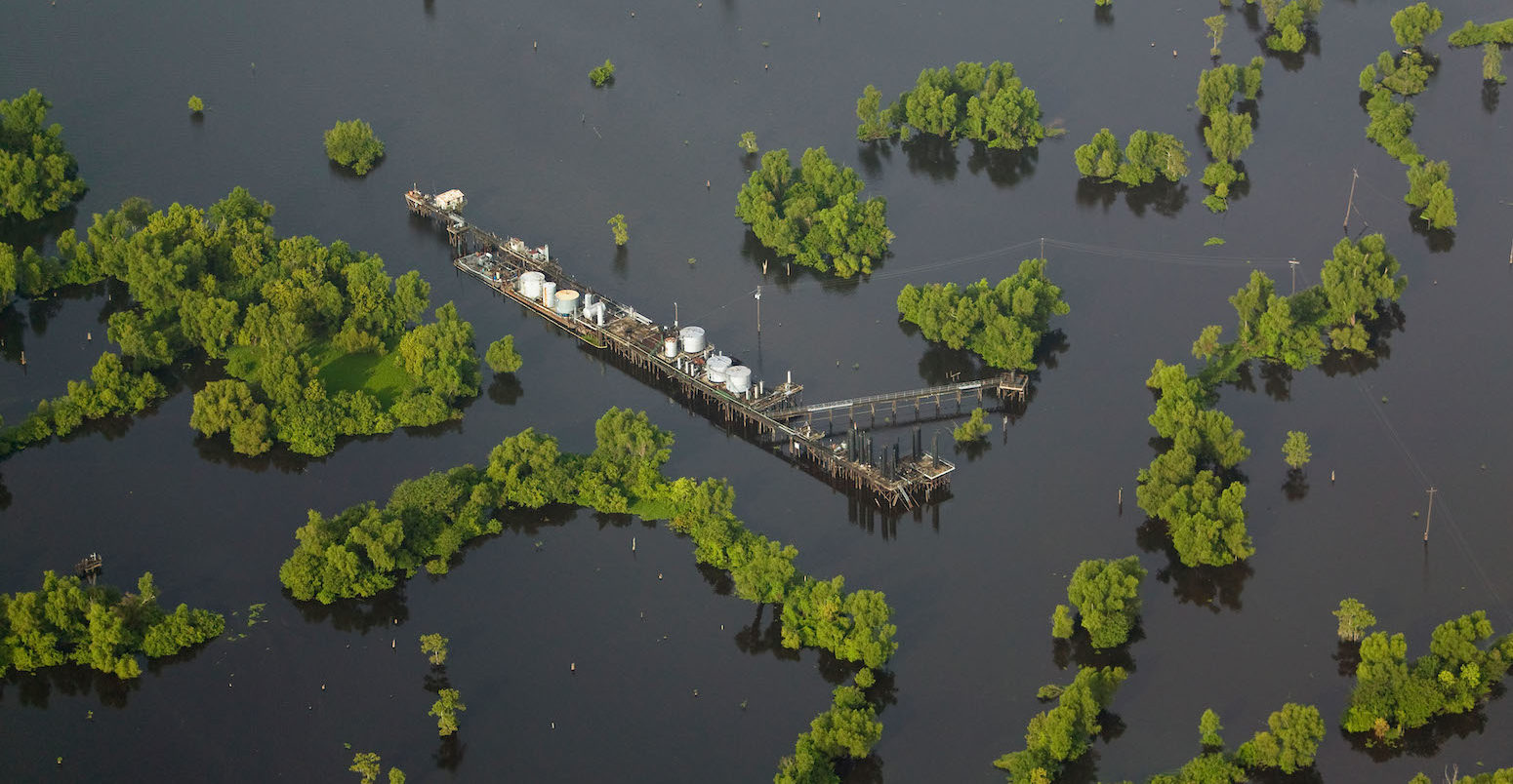 Aerial view above natural gas extraction Louisiana Credit: Aerial Archives / Alamy Stock Photo.