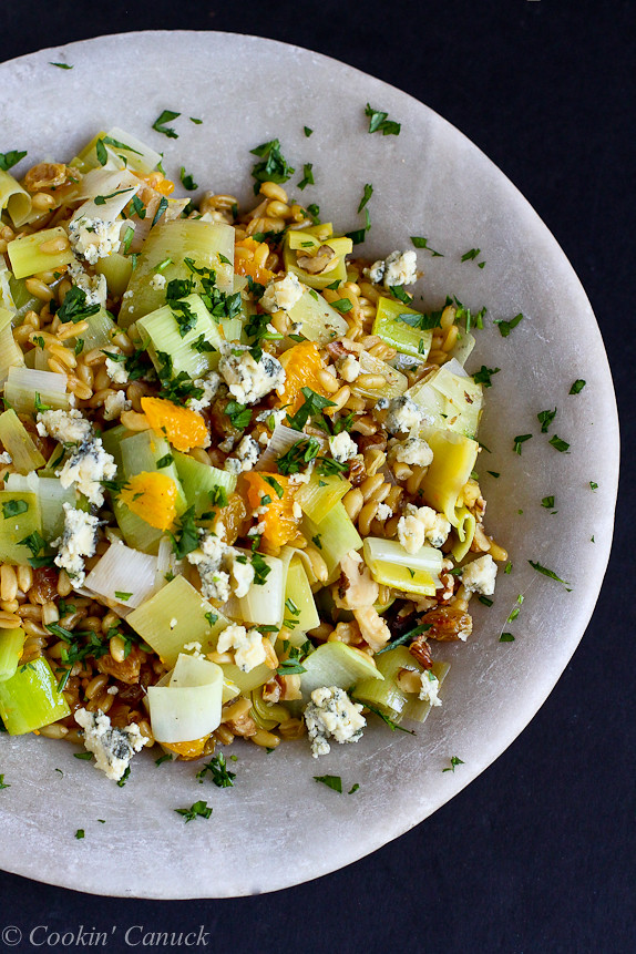 Kamut Salad with Oranges, Leeks and Blue Cheese...Wonderful flavors, with a healthy whole grain spin. 188 calories and 5 Weight Watchers PP | cookincanuck.com #recipe #vegetarian