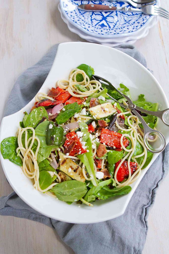 This Grilled Vegetable Salad with Bacon and Spaghetti is the perfect melding of flavors and textures. Great summertime salad! 221 calories and 7 Weight Watchers Freestyle SP