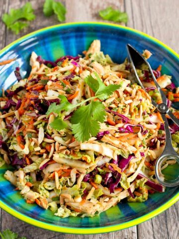 Thai Chicken Salad Recipe…It’s virtually impossible to stop eating this delicious, healthy salad! 236 calories and 4 Weight Watchers Freestyle SP #cleaneating #weightwatchers #chickenrecipes