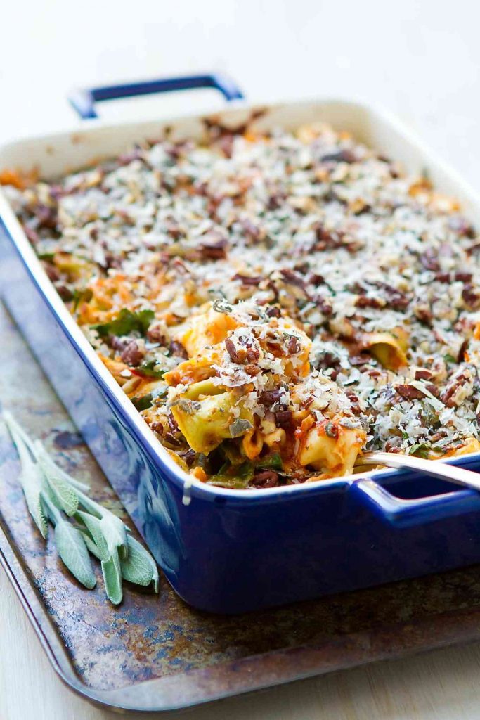 This baked cheese tortellini dish is packed with veggies and topped off with sage, pecans and Parmesan cheese. 335 calories and 9 Weight Watchers SmartPoints