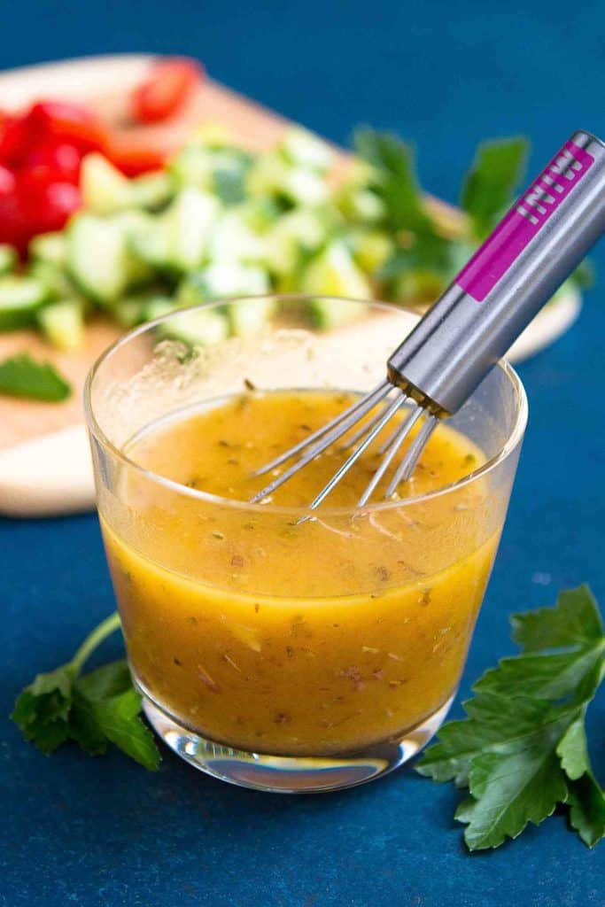 Mix up a batch of this easy Greek Salad Dressing and stash it in the fridge to dress your salads throughout the week. 62 calories and 2 Weight Watchers Freestyle SP #dressing #weightwatchers #salad