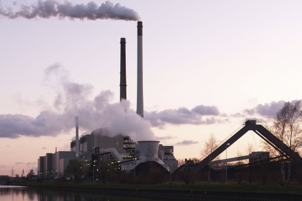 A coal plant in Datteln, Germany. [Arnold Paul/Commons].