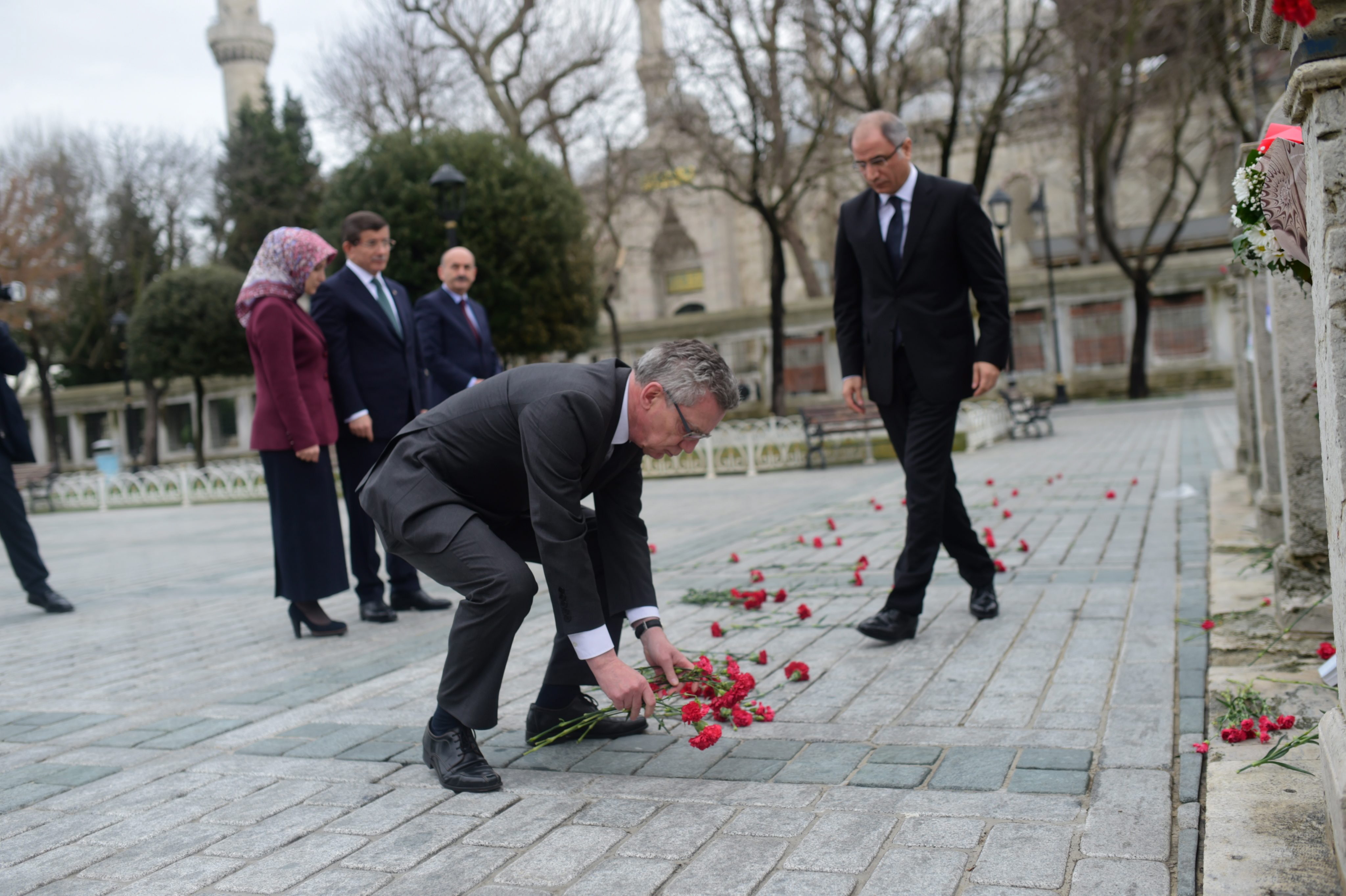 Für Bundesinnenminister de Maizière ist nicht klar, wer der Attentäter von Istanbul war.