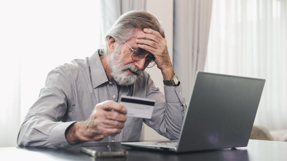 10 Most Common Credit Card Mistakes To Avoid In 2025