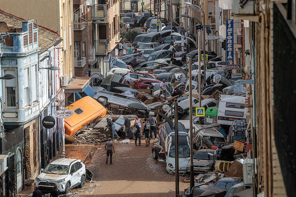 Greenpeace documents possible causes of the enormous impact of torrential rains in eastern and southern Spain. © Gabriel Gallo / Greenpeace