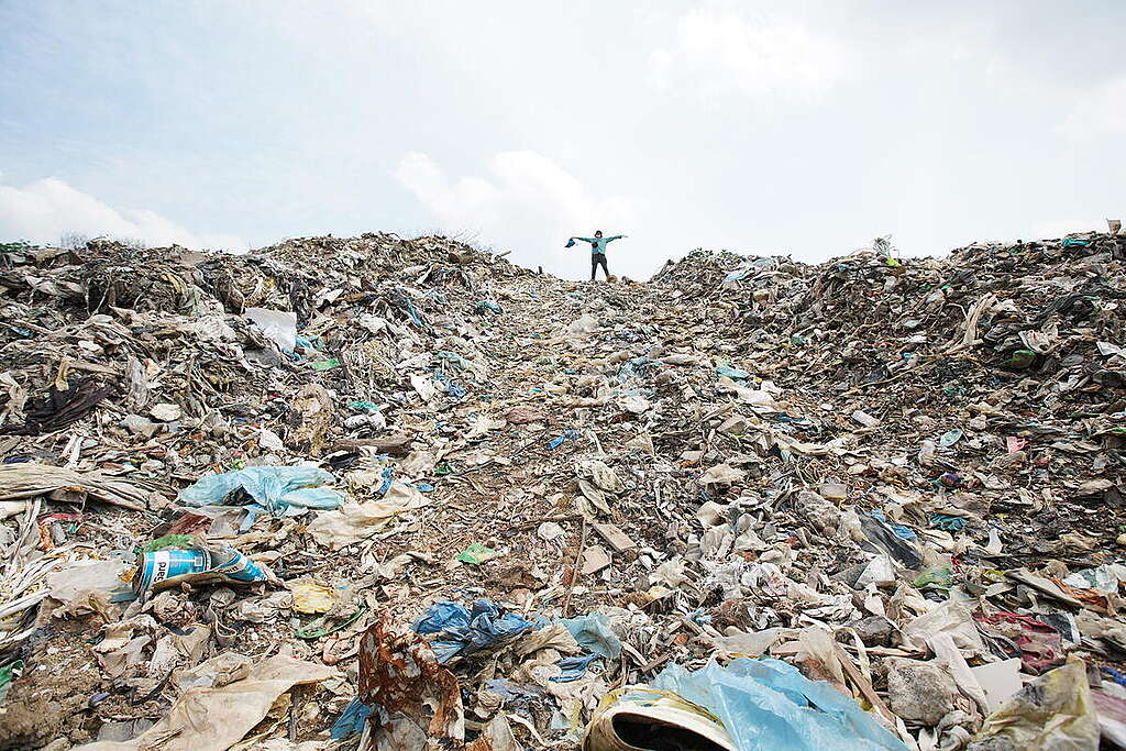 Plastic Waste Investigation in Malaysia. © Nandakumar S. Haridas / Greenpeace