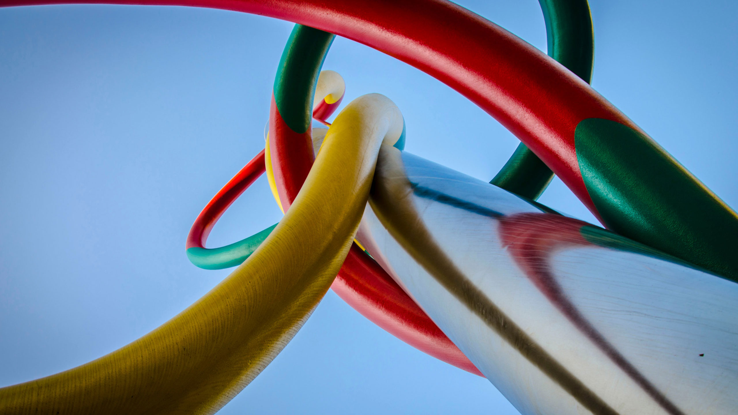 Close-up image of part of the Needle, Thread & Knot monument in Milan